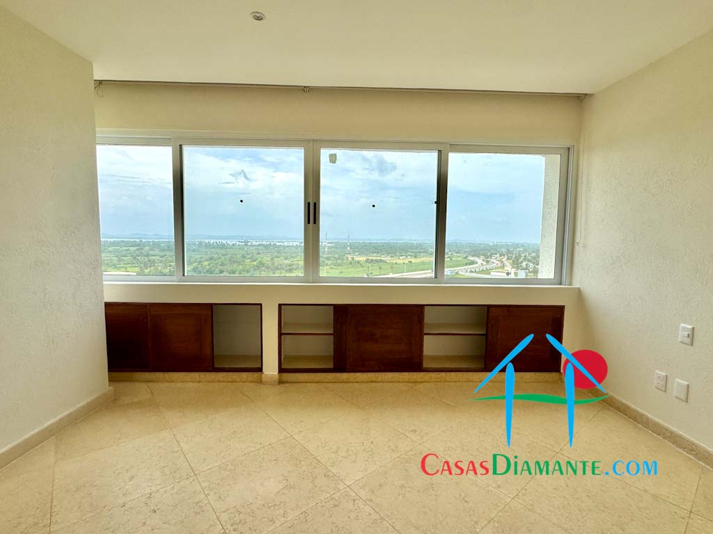 Playamar Tres Cantos T2 802 - Recámara uno 2